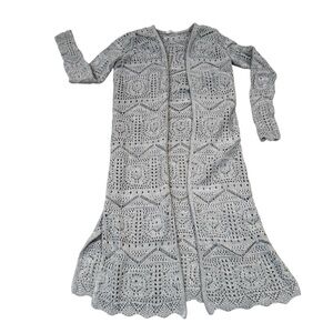 Onehart gray knit long sleeved cardigan duster sweater, falls below knees, S.